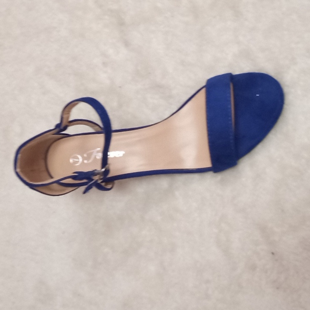 blue high heel shoe - Picture 4 of 5